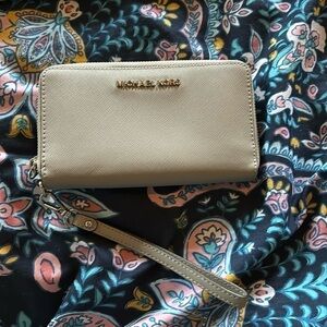 Michael Kors Jet Set wristlet wallet